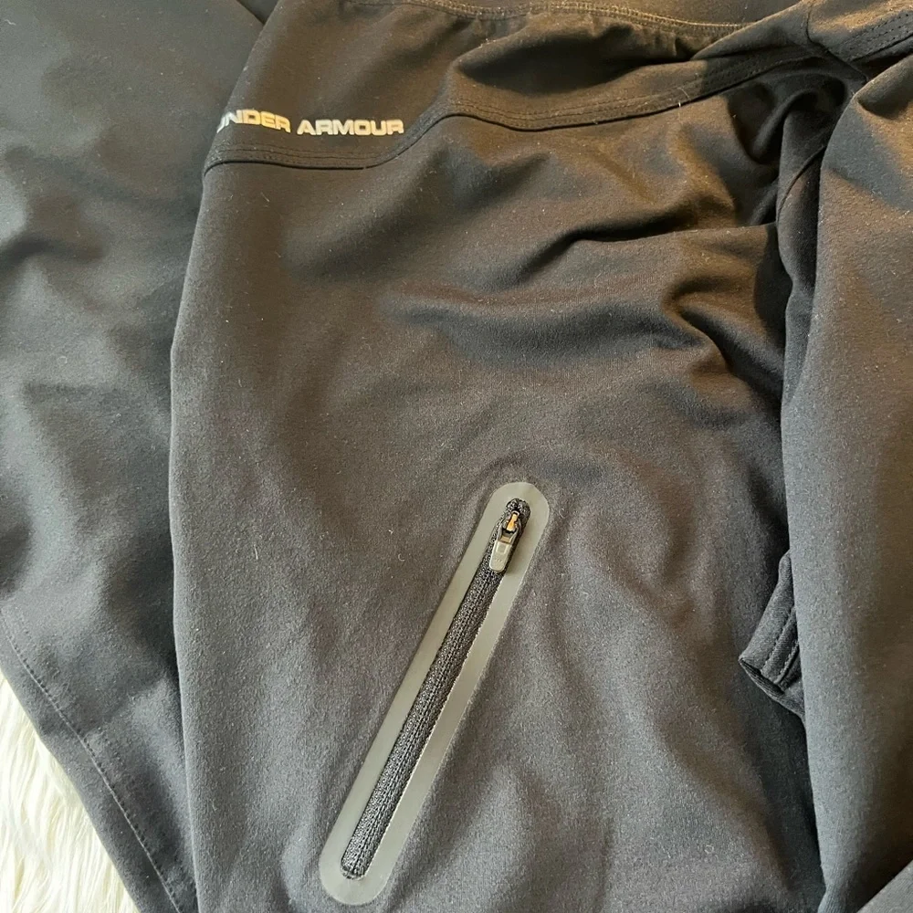 Under Armour loose fit athletic sweat pants. Size large